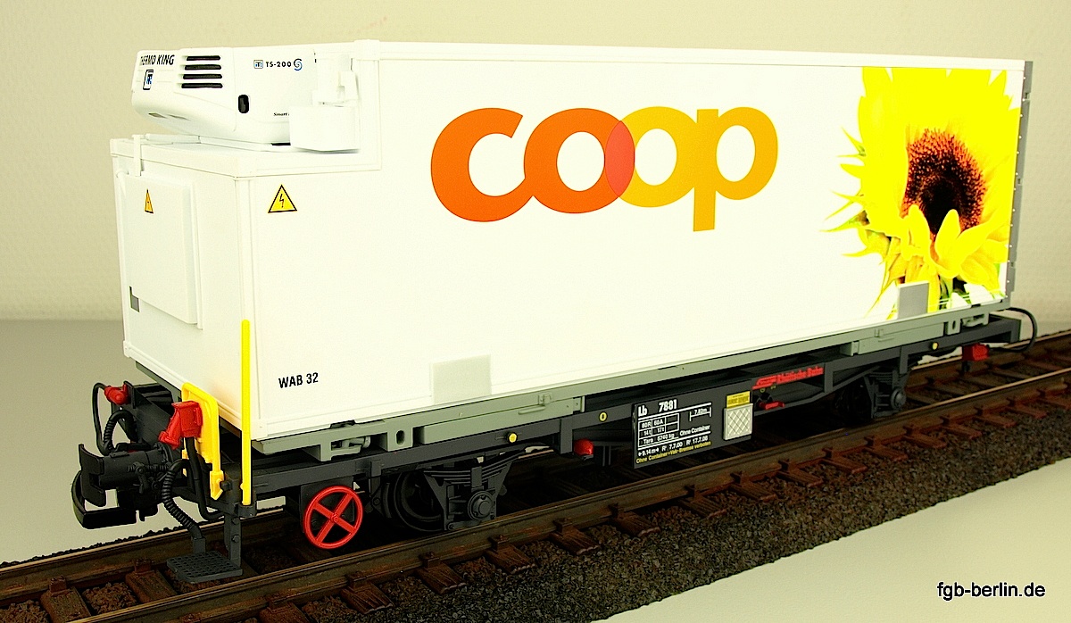 RhB coop® Containerwagen - Sonnenblume (Container car - Sunflower), Lb 7881