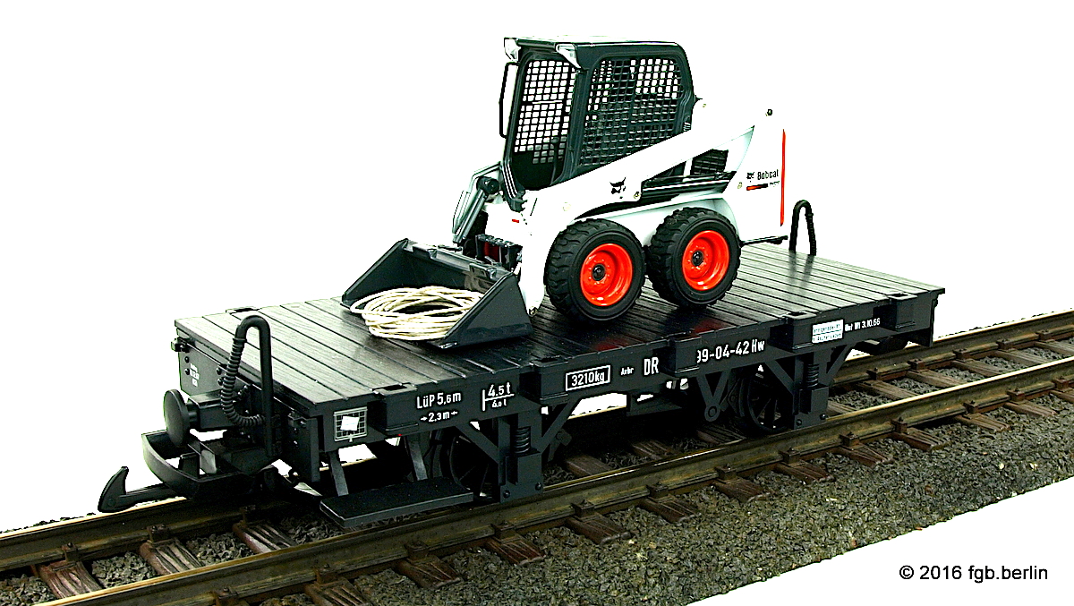 DR Flachwagen mit Ladung (Flat car with load) 99-04-42