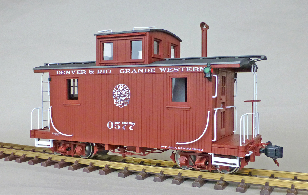 D&RGW Kurzer Güterzubegleitwagen linke Seite (Caboose, left side) 0577 Moffat Logo