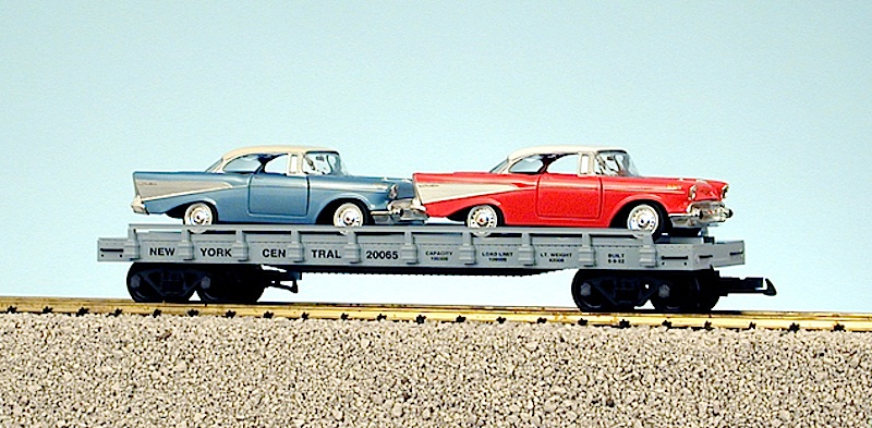 NYC Flachwagen mit zwei '57 Chevies (Flat car with two '57 Chevies) 20065
