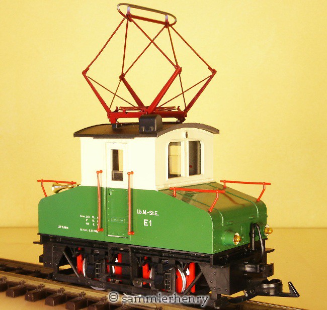 AEG E-Lok E1 grün-beige, linke Seite (AEG Electric loco E1 green-beige, left side) Version 2