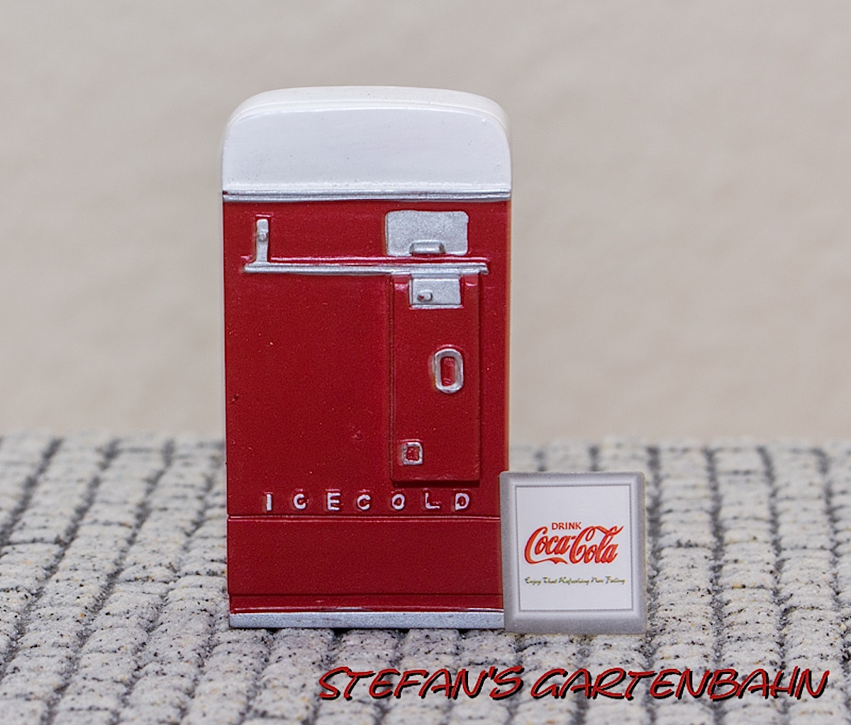 Cola Getränkeautomat (Vending machine)