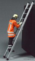 Feuerwehrmann auf Leiter (Fireman on a ladder)