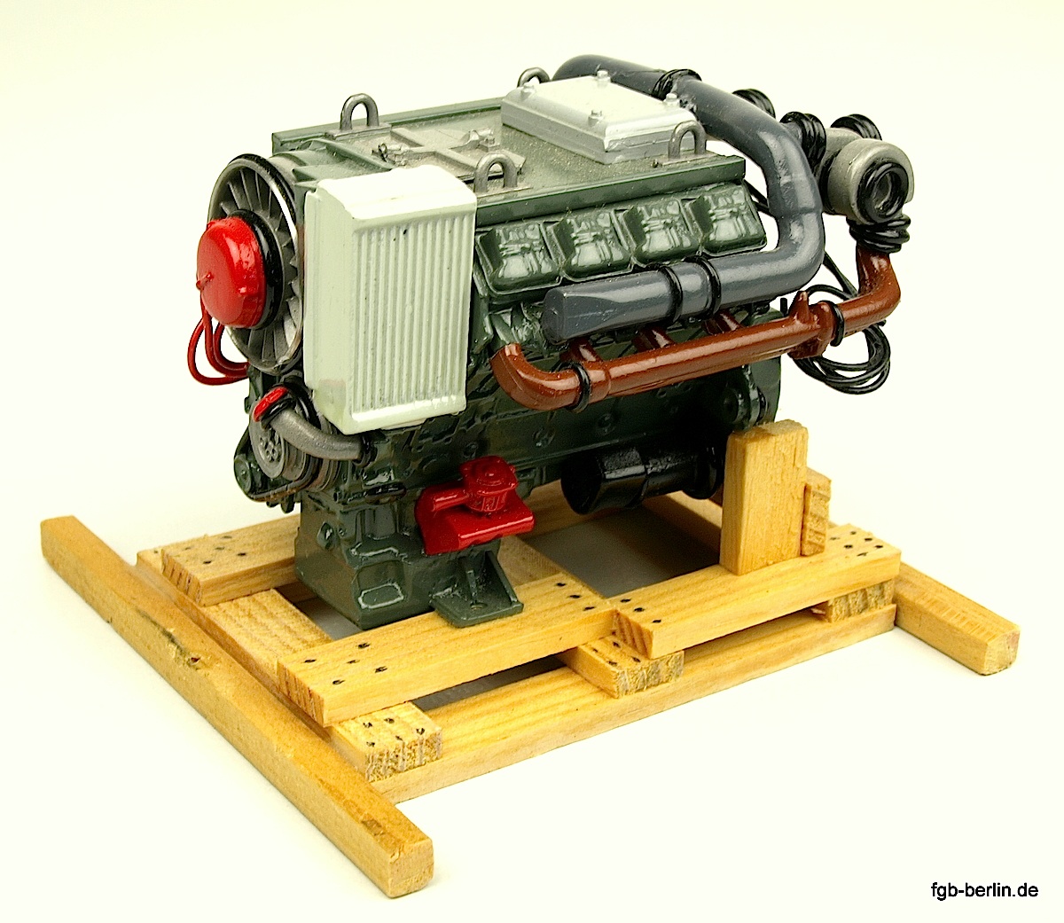 Acht Zylinder Motor (Eight cylinder engine)