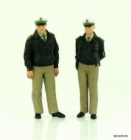 Polizisten in grüner Uniform (Policemen in green uniform)